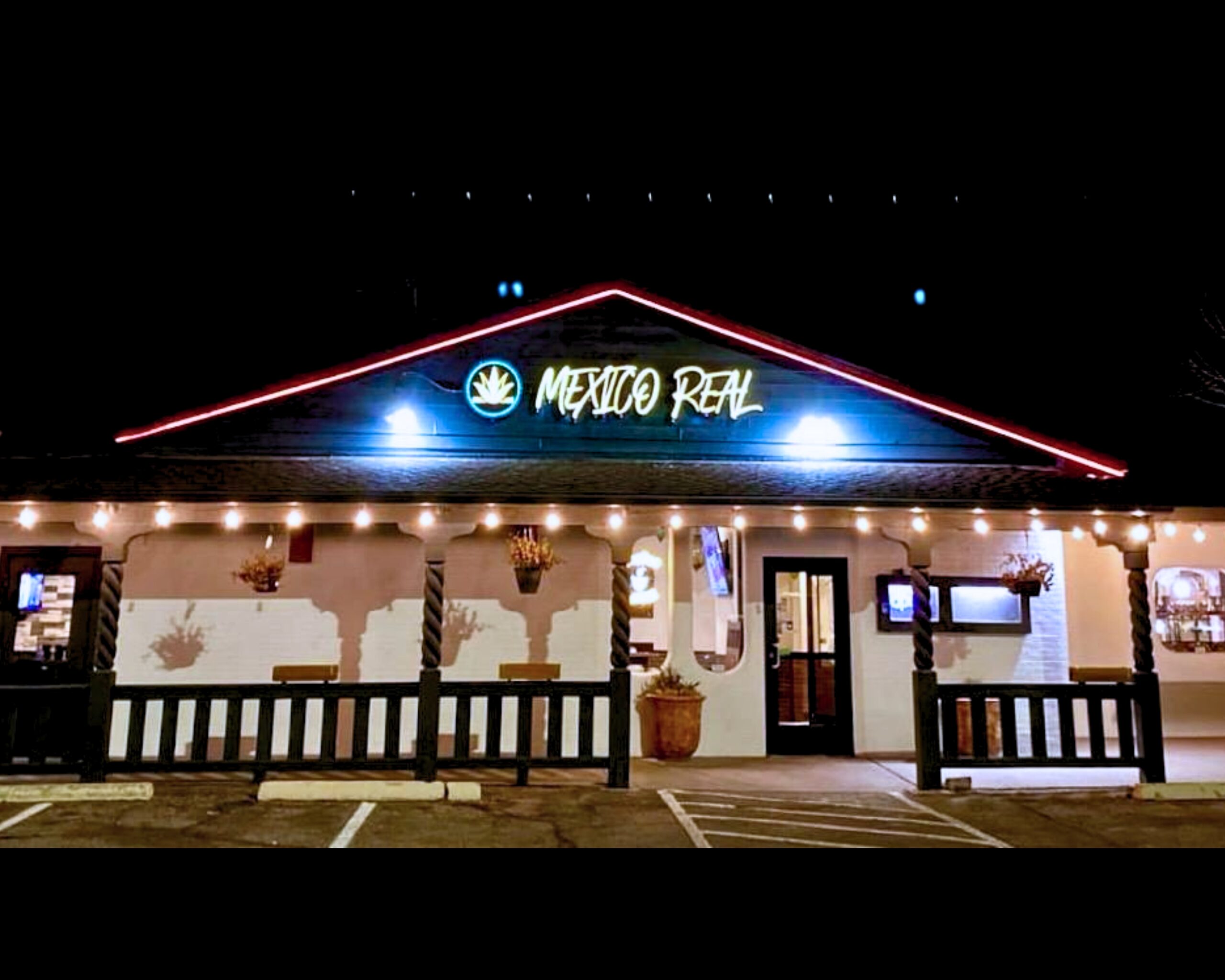 MAIZELAND Exterior view of the Mexico Real Fam Restaurant